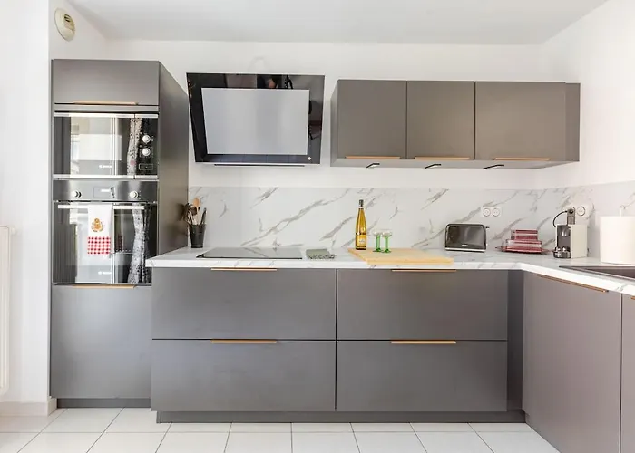 Quiet - Les Maraichers - Terrace - Private Garage Apartment